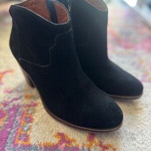 Lucky Brand Black Suede Western Ankle Booties Block Heel Size 8 (Fits 7.5)